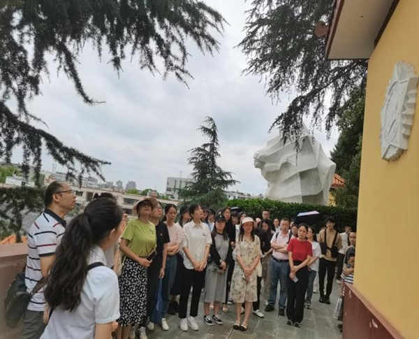 图片 2.jpg 图片 2.jpg